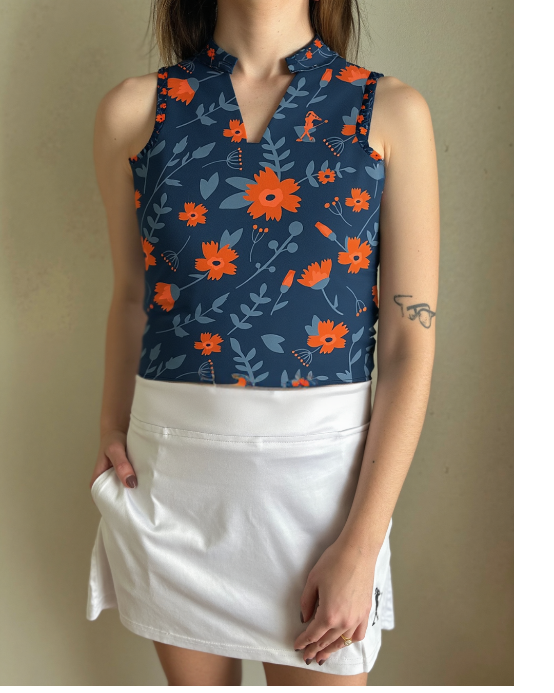 Big Poppy Women's Golf Sleeveless V-Neck Polo